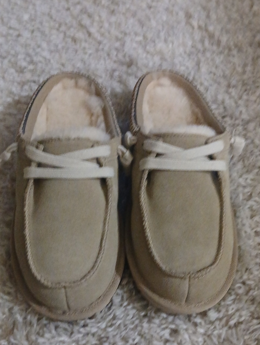 NWOT UGG SHOES/SLIPPERS